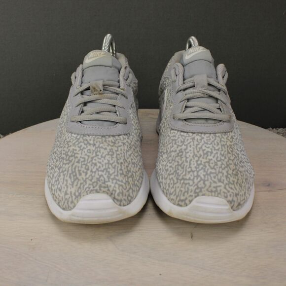 Nike Tanjun Shoes Womens 8 Gray White Running Sneakers - Picture 3 of 10